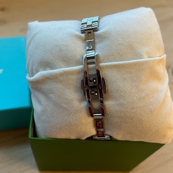 Holland Multifunction Bracelet Watch - Picture 4 of 6